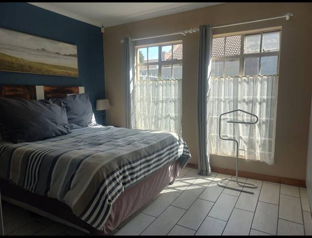 2 BEDROOM SECTIONAL TITLE TO LET IN HEIDELBERG CENTRAL
